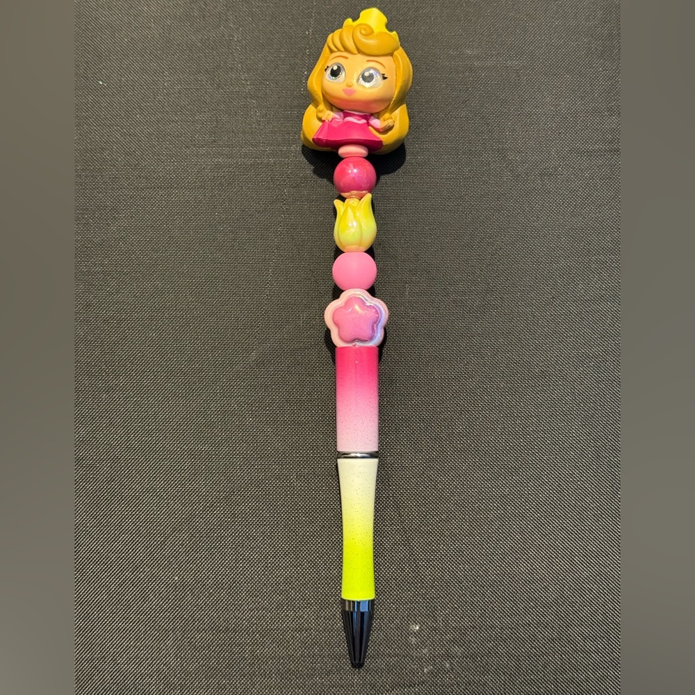 - 🏰 Disney Doorable Handmade Aurora Pen✍️